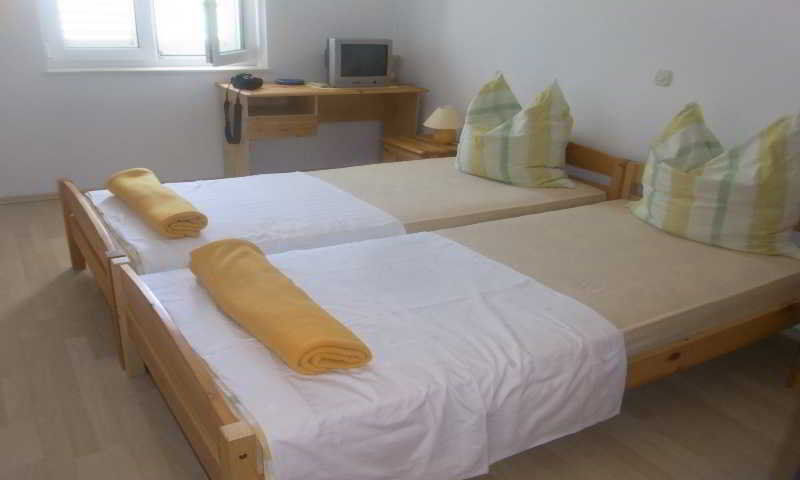Mladenka Hotel Podstrana Luaran gambar