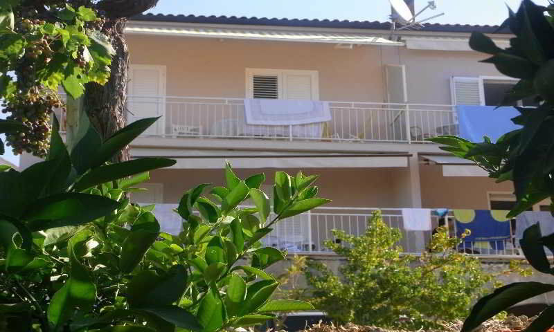 Mladenka Hotel Podstrana Luaran gambar